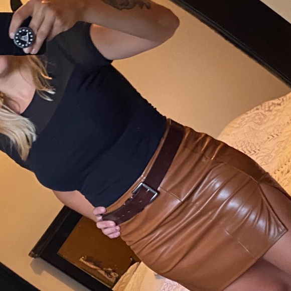 Sheer express black top - Picture 2 of 3